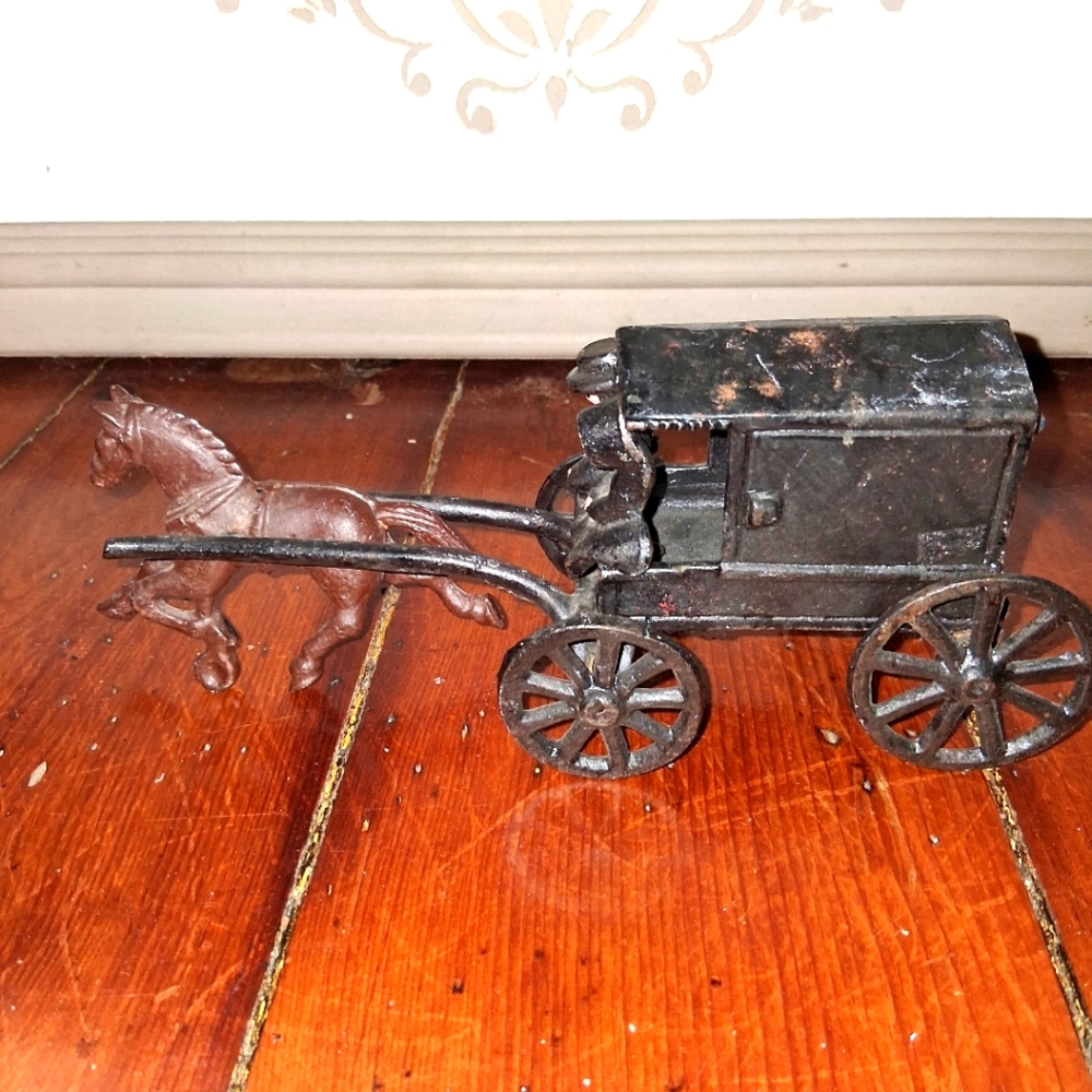 Vintage Cast Iron Amish Couple And Children Horse And Buggy